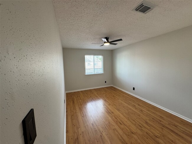 Building Photo - 6512 Kentwick Dr