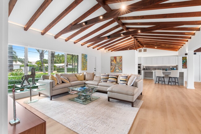 Building Photo - 273 Tropic Dr