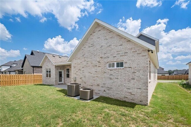 Building Photo - 490 Apollo Dr