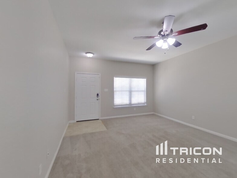 Building Photo - 5115 Badland Beacon