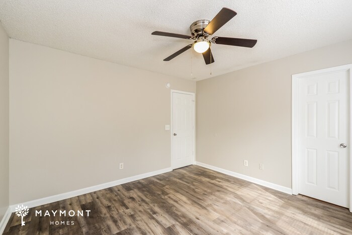 Building Photo - 709 Rockhaven Dr