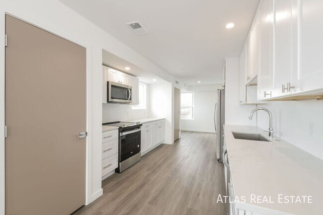 Building Photo - 2620 S Delaware St