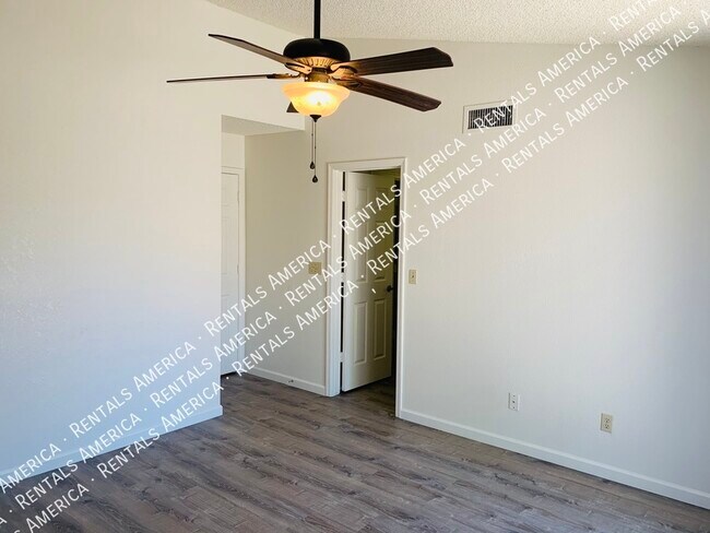 Building Photo - 12240 S 45th St