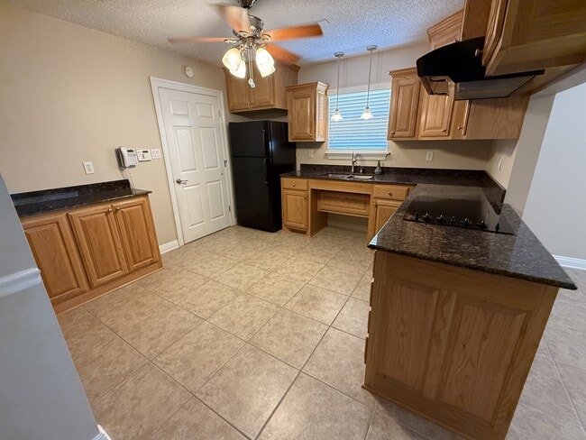 Building Photo - 17340 Vutera Dr