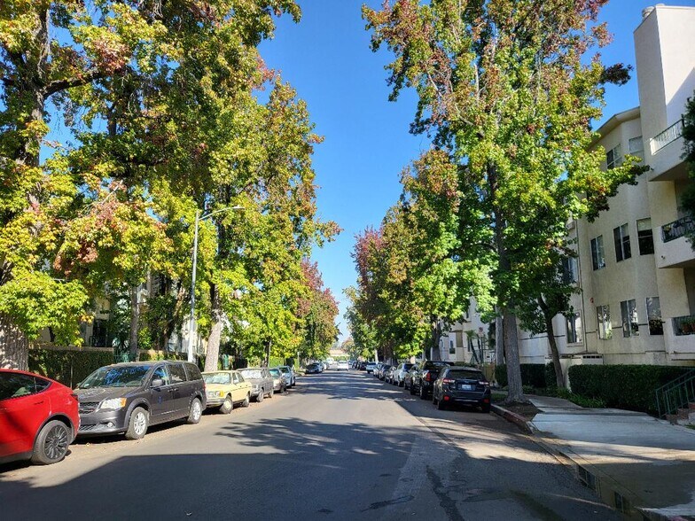 Building Photo - 5420 Sylmar Ave