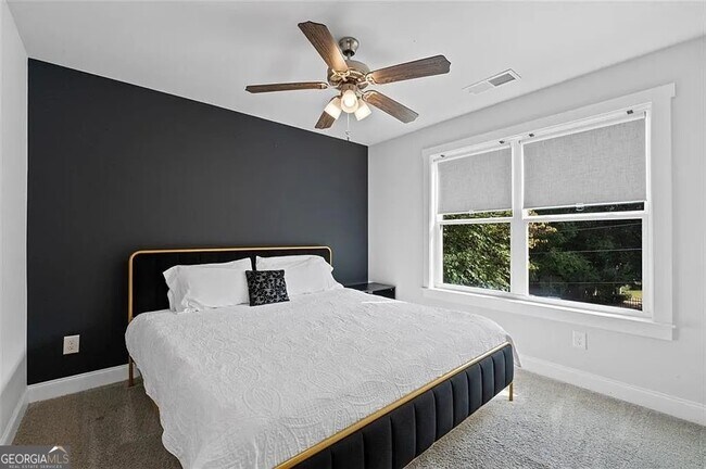 Building Photo - 813 Coleman St SW