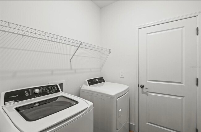 Building Photo - 15519 Sunny Day Dr