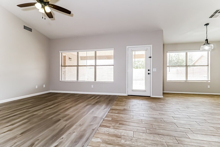 Building Photo - 17205 N Chance Dr