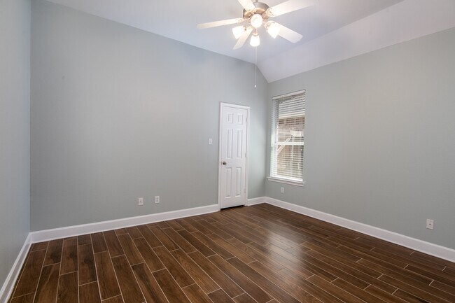 Building Photo - 16019 Portmanshire Ln