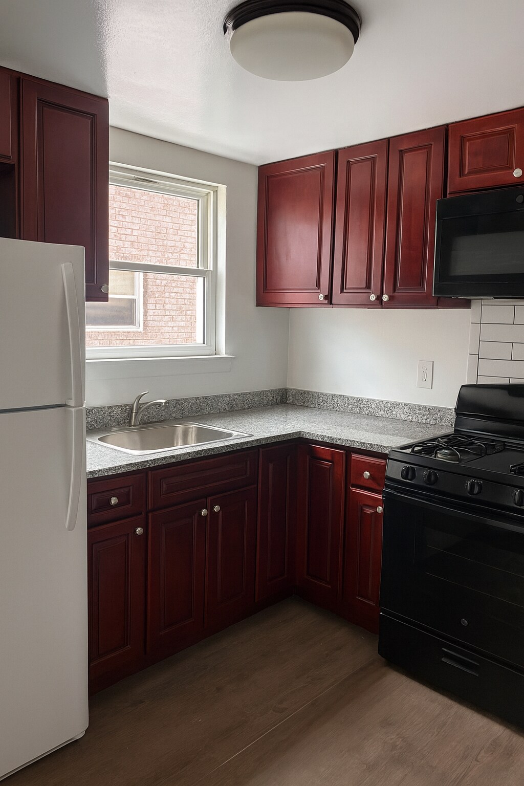 kitchen - 3590 Grant Ave