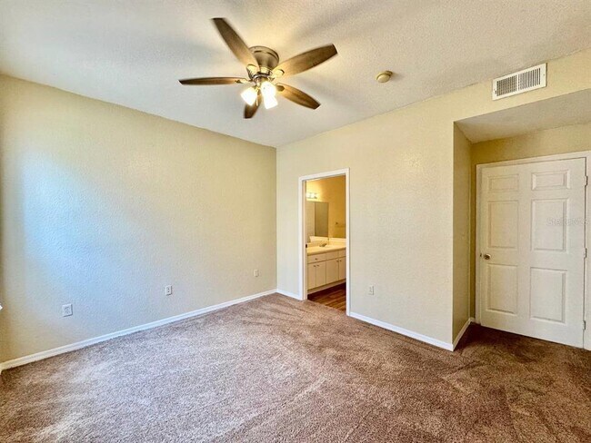 Building Photo - 10440 White Lake Ct