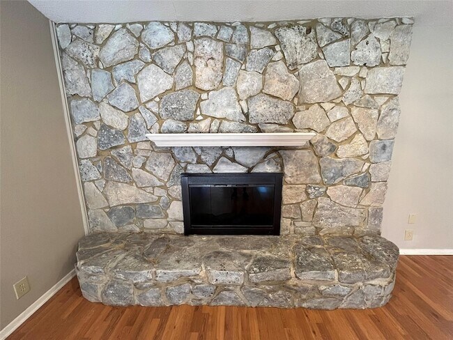 Building Photo - 624 Cimarron Trail