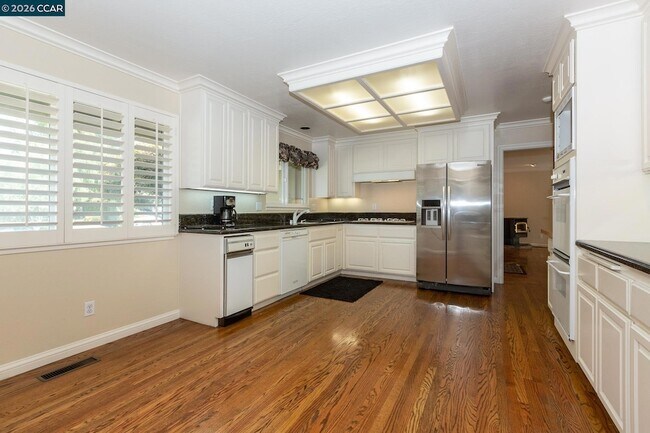 Building Photo - 432 Stonefield Pl