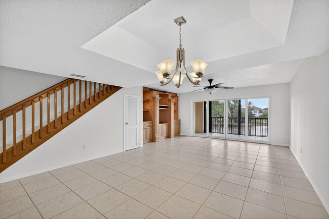 Building Photo - 270 Captains Walk