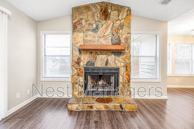 Building Photo - 6813 Willowbrook Dr