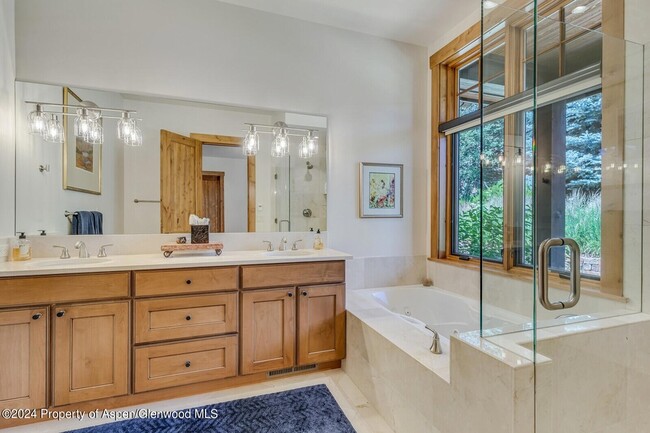Building Photo - 138 Club Lodge Drive Unit B