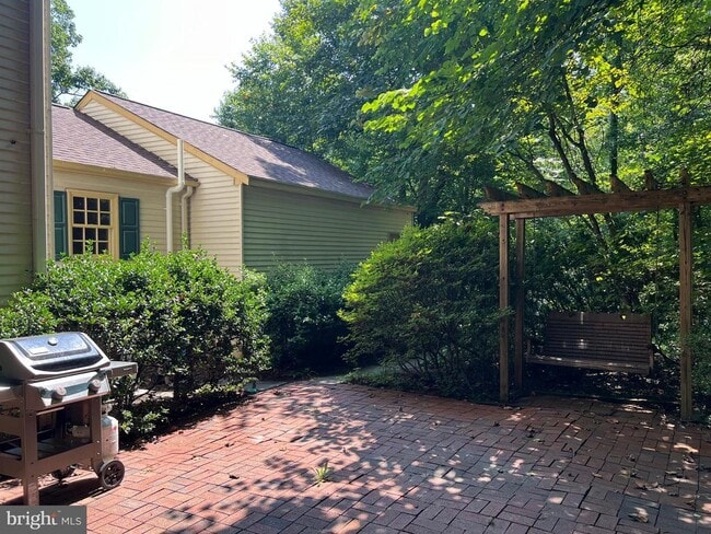 Building Photo - 10101 Alsace Ct