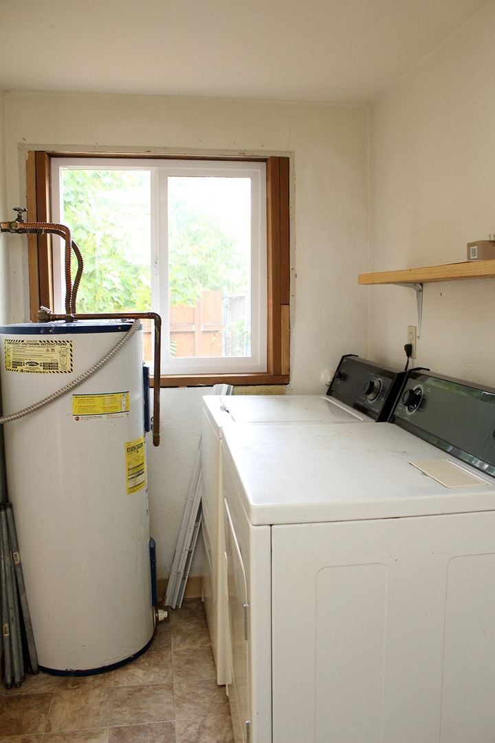 Building Photo - 10605 SE Bush St