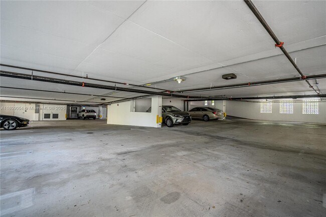 Building Photo - 1091 Galiano St
