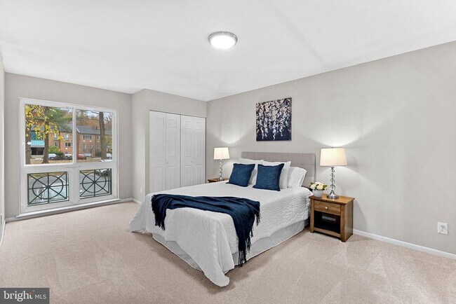 Building Photo - 11808 Breton Ct