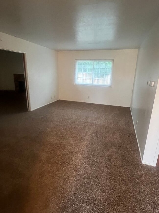 Building Photo - Updated 3 Bedroom Home in North Merced – Cul de Sac Location & Large Lot