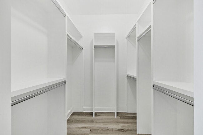 Building Photo - 1202 Thayer