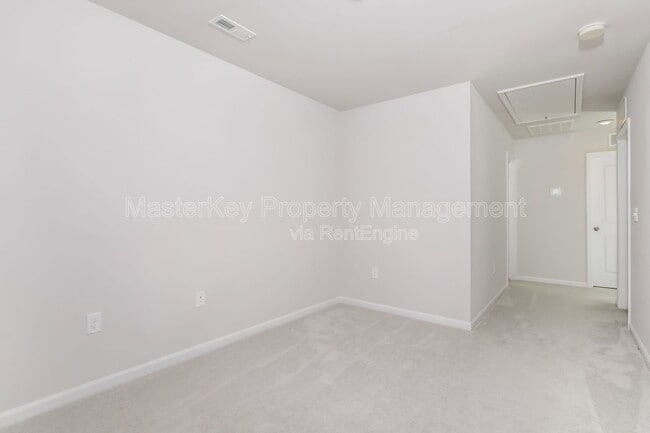Building Photo - 2061 Caen St