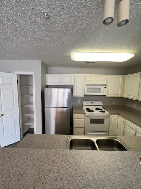 Building Photo - 6109 Hedgecock Cir