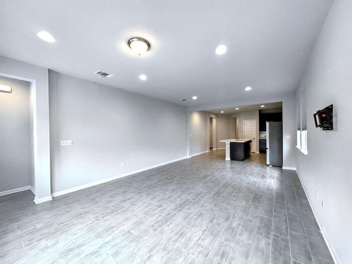 Building Photo - 12402 Zenyatta Dr