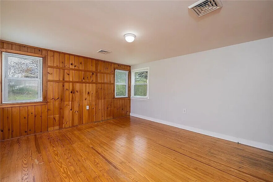 Building Photo - 46 Kircher Park