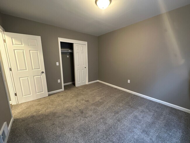 Building Photo - 6302 W Medford Ave