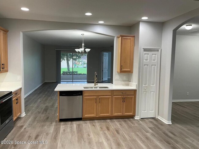 Building Photo - 5710 Claiborne St