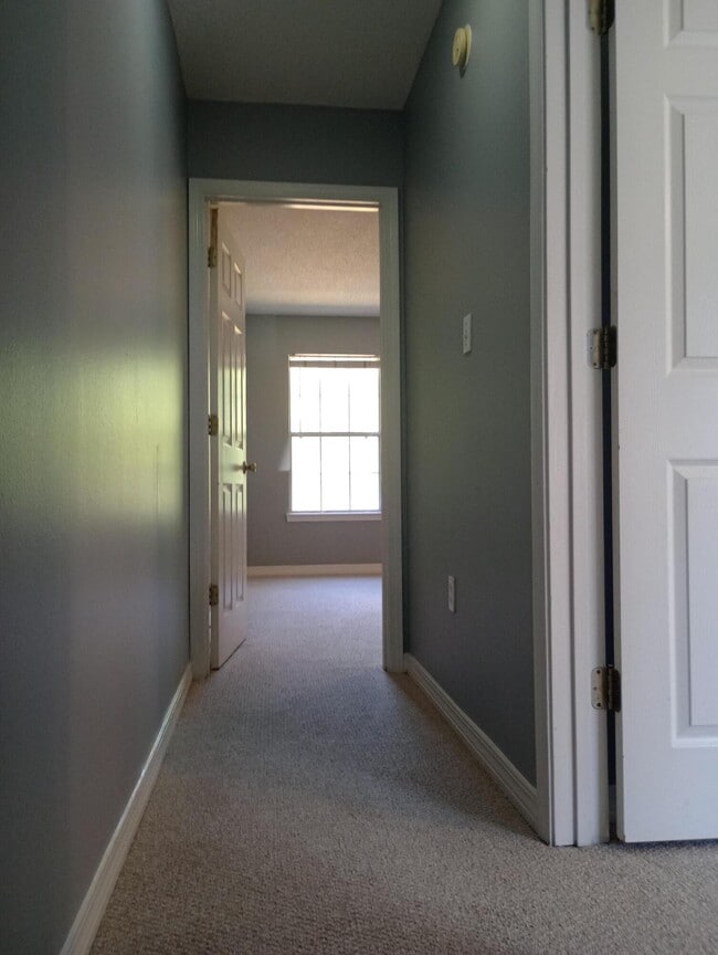 Building Photo - 129 Noblat Dr
