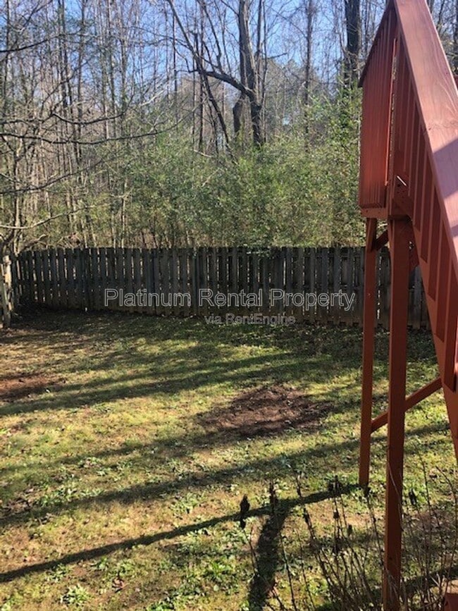 Building Photo - 6574 Meadow Green Cir