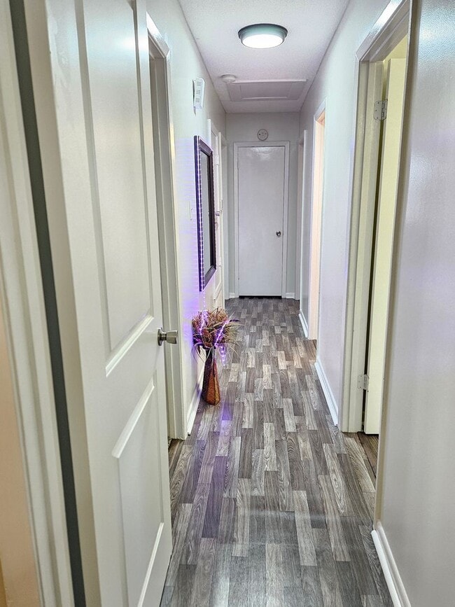 Building Photo - 3 BEDROOM