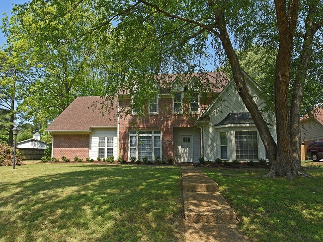 Building Photo - 3 Bedroom with Bonus, 2.5 Bathroom Near Lo...