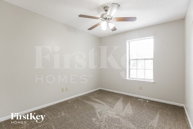 Building Photo - 517 SE Onyx Dr