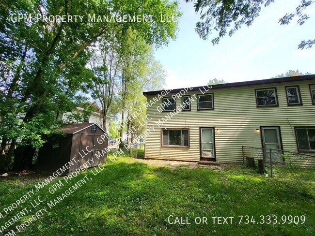 Building Photo - 2308 Deerfield Ct