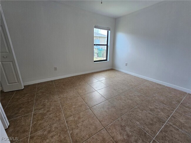 Building Photo - 3820 SW 16th Pl