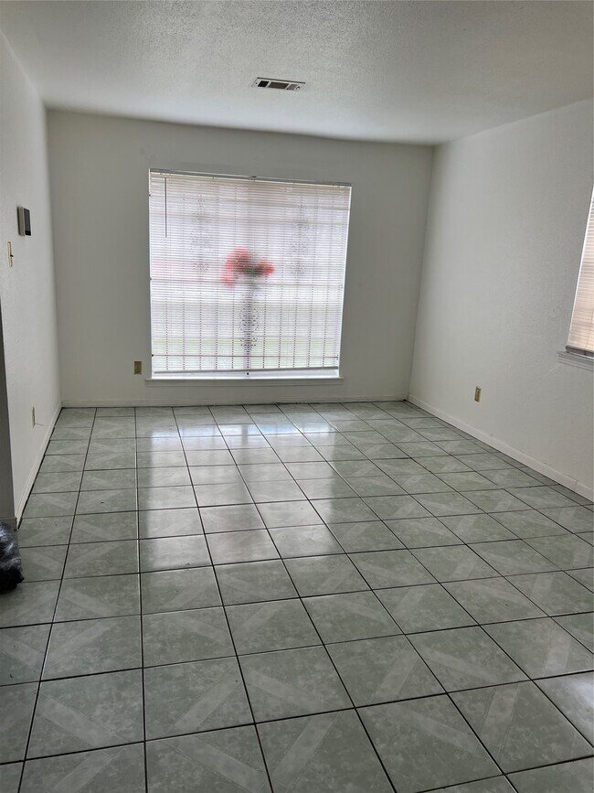 Building Photo - 3613 Sparrow St