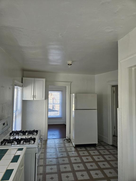 Building Photo - 708 S Galena Ave