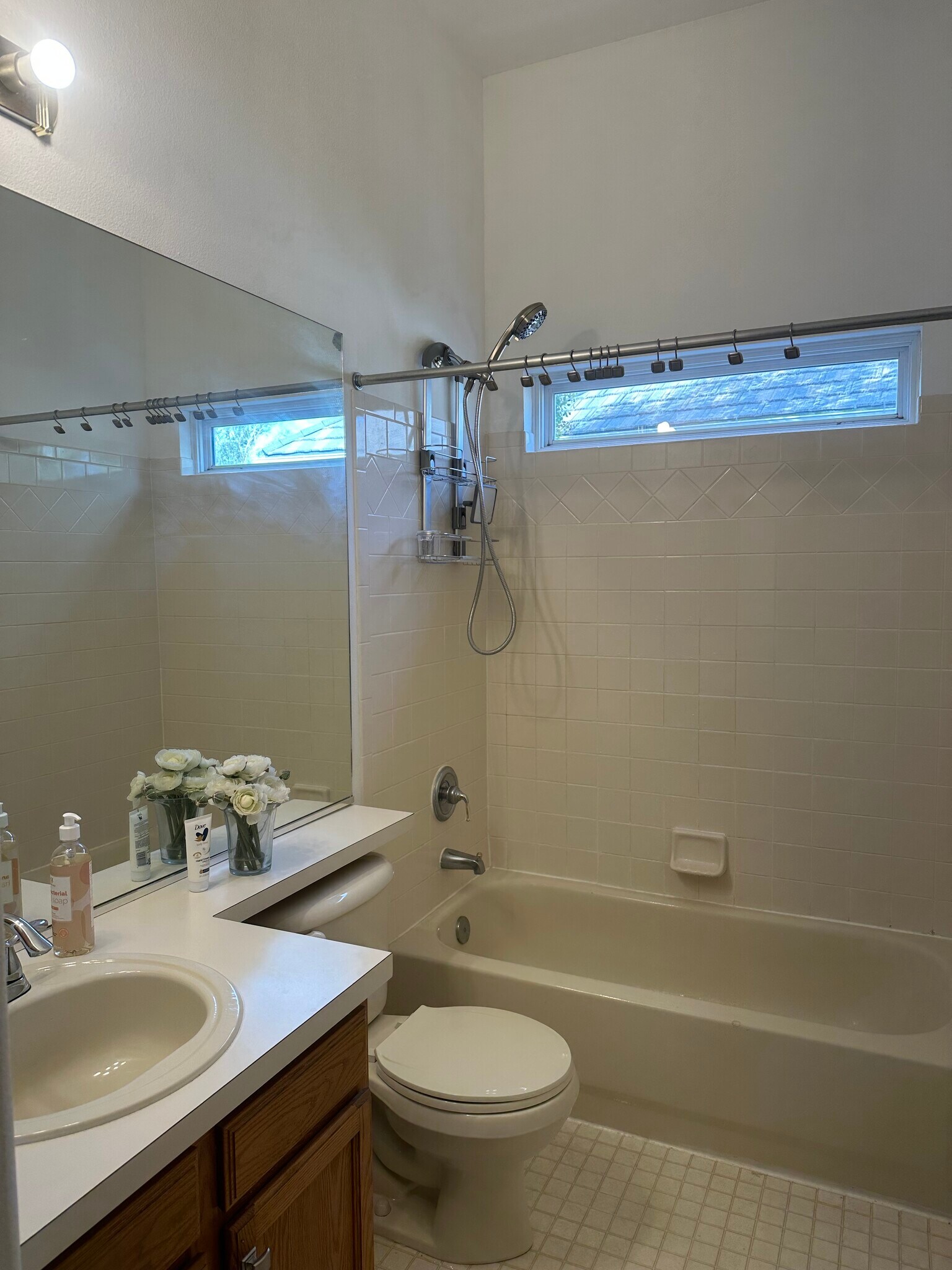 Building Photo - 770 Amberglen Ct