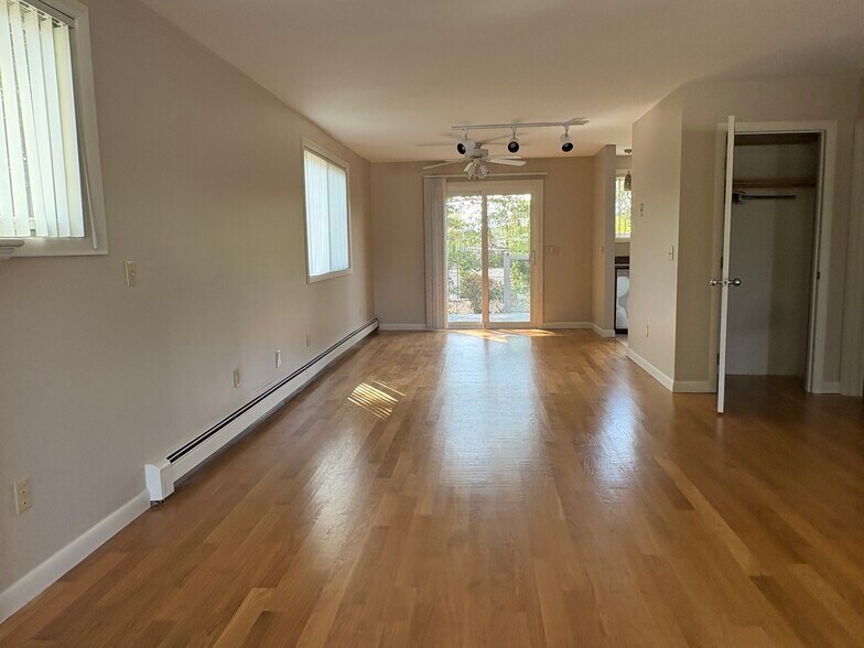 Primary Photo - 42 Fenwood Rd