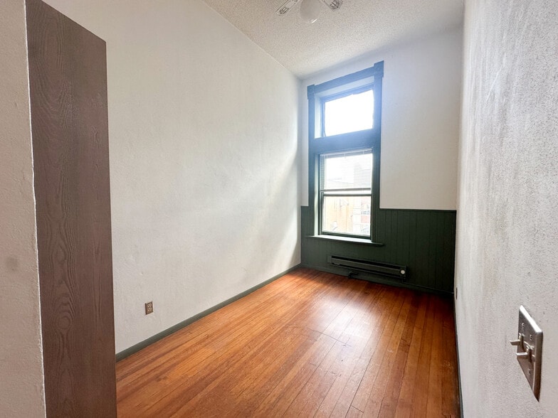 Building Photo - 415 Jay St