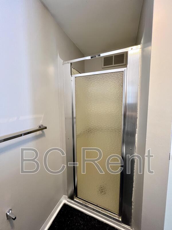 Building Photo - 635 3rd Ave
