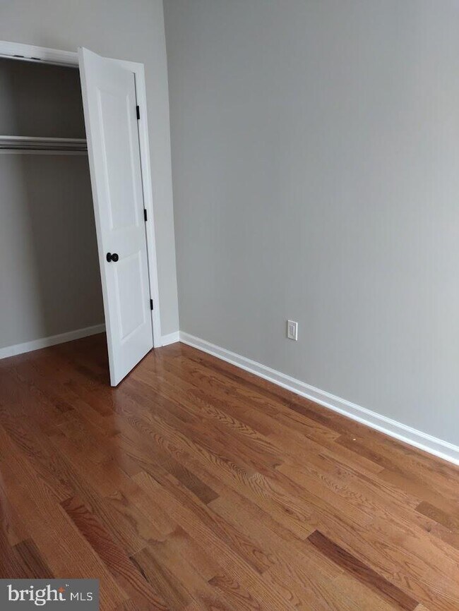 Building Photo - 1812 N Croskey St