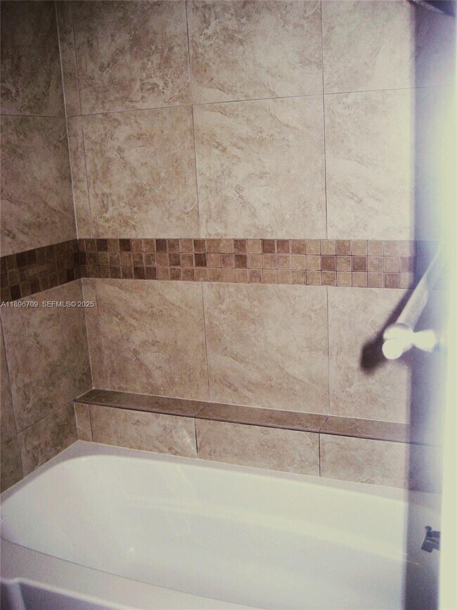 Building Photo - 16051 Blatt Blvd