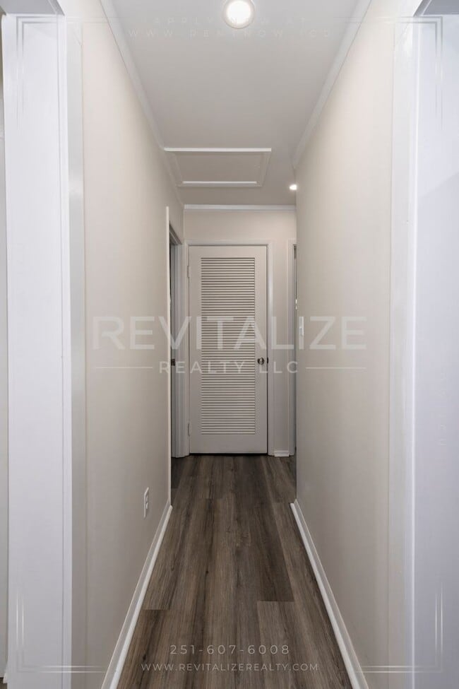 Building Photo - Perfect 3 Bd / 2 Ba Olde Towne Daphne Home!