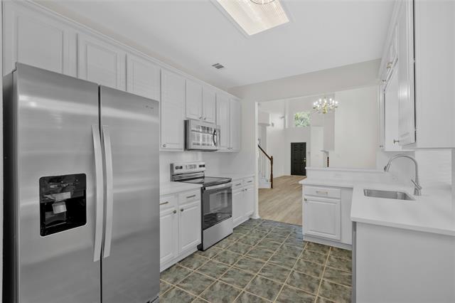Building Photo - 3904 Creek Crossing Dr