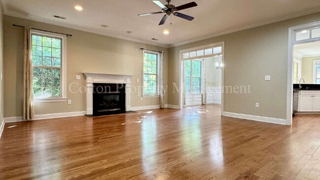 Building Photo - 8854 Plantation Landing Dr